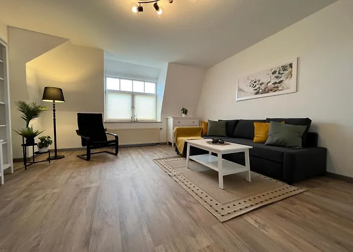 Wunderschoene Mit Balkon In Apartment Plauen