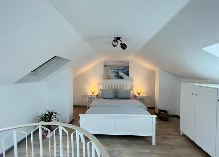 Wunderschoene Mit Balkon In Plauen