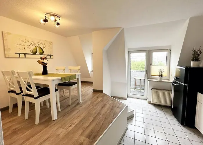 Wunderschoene Mit Balkon In Apartment Plauen