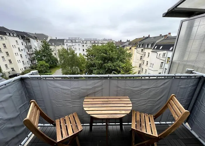 Wunderschoene Mit Balkon In Apartment Plauen